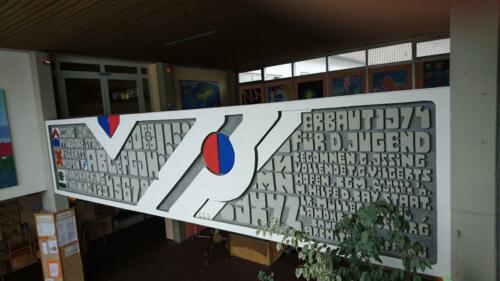 Betonrelief renoviert